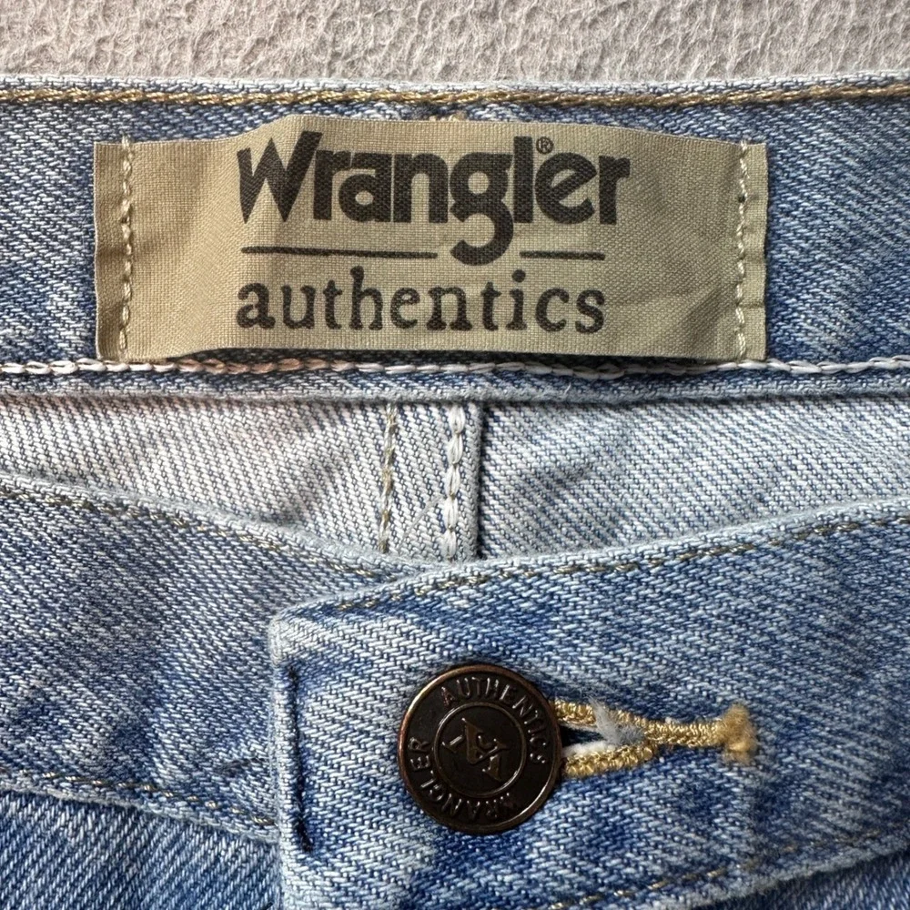 Wrangler Jeans Mens 37x30 (36x29) Light Wash Authentics Straight Leg Denim Pants